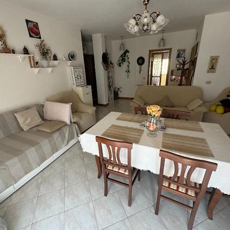 Appartamento Bellissima Stanza Con Parcheggio Gratuito Cinquale Esterno foto