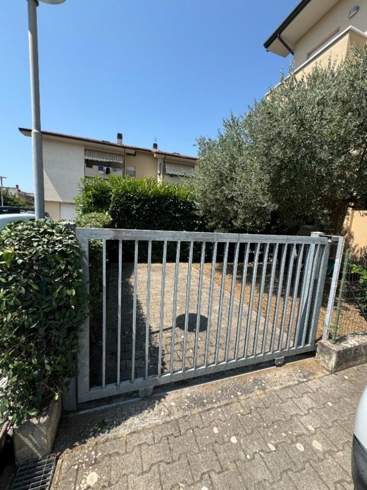 Appartamento Bellissima Stanza Con Parcheggio Gratuito Cinquale Esterno foto